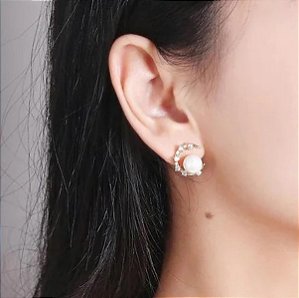 BRINCO MEIA-LUA PEROLADA