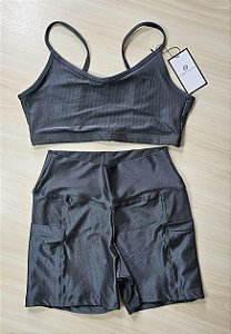 Conjunto de Short com Bolso Canelado - M (com top modelo Superação)