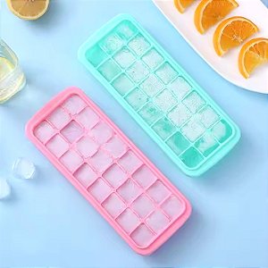 Kit 2 Formas De Gelo Silicone Com Tampa 36 Cubos Rosa / Verde