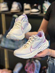 ZoomX React