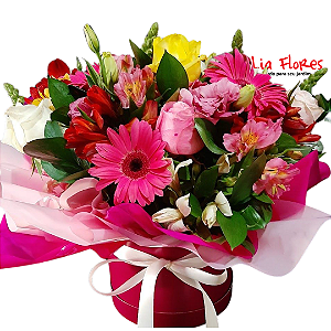 Buquê Encantado Com Gerberas e Rosas coloridas + flores