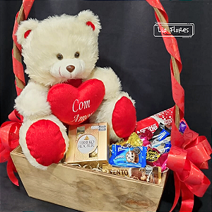 Cesta com Pelúcia e Bombons Sortidos Nestlé, Ferrero Rocher e Lacta