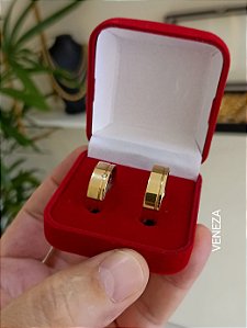 Par de Alianças 6mm Friso + Pedra