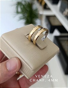 Par de Alianças 4mm Chanfradas