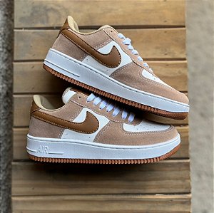 Nike Air Force 1 Caramelo Camurça