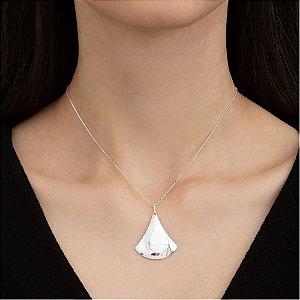 Pingente Triângulo Luxo Liso em Prata 925