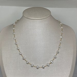 COLAR COM PÉROLAS