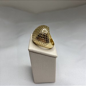 ANEL TODO TRABALHADO COM TELA OVAL EM BANHO DE OURO 18K