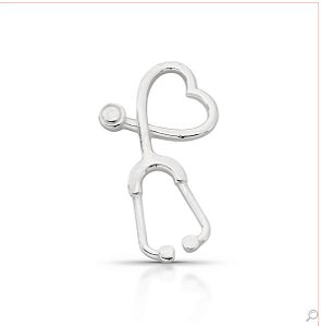 PINGENTE PRATA ESTETOSCÓPIO COM CORAÇÃO