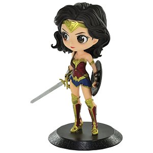 Estátua Colecionável Qposket Mulher Maravilha Wonder Woman DC Comics 15 cm