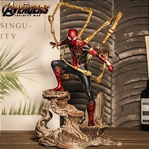 Estátua Colecionável Iron Spider Homem Aranha Spider-Man Vingadores Guerra Infinita Marvel Comics 24 cm