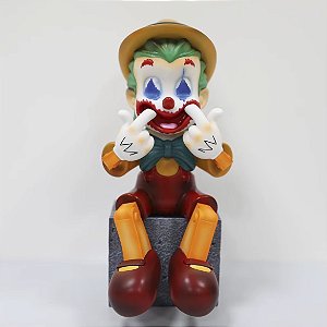 Estátua Colecionável Kaws Pinóquio Coringa Joker I Had a Bad Bay DC Comics 30 cm