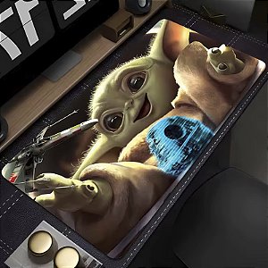 Mousepad Gamer Baby Yoda Grogu Mandalorian Star Wars Guerra nas Estrelas 90x40 cm
