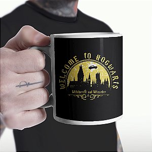 Caneca Cilíndrica Bem-vindo à Hogwarts Welcome To Hogwarts Bruxaria e Feitiçaria Harry Potter Branca