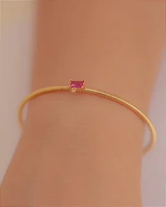 Pulseira Bracelete com Cristal Retangular Rosa Fucsia no Dourado