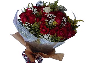 Buquê de Rosas Especiais Vermelhas - 48 Rosas