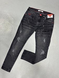Calça Jeans Modelo jogador
