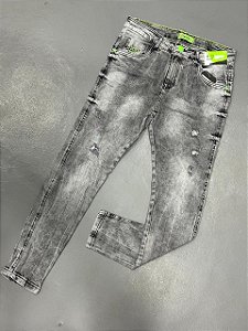 Calça Jeans Modelo jogador