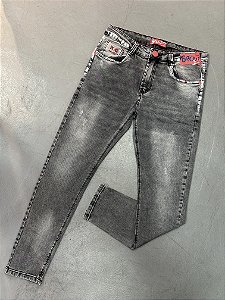 Calça Jeans Modelo Jogador