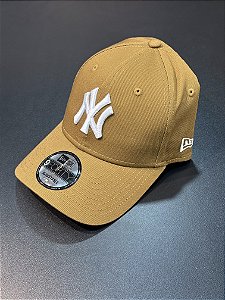Boné New Era marrom