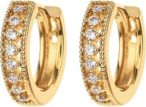 Argola Cravejada Clássica com Zircônias – Banhodo a Ouro 18k