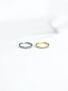 Argola Cravejado de Zircônias Titânio