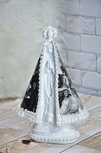 Nossa Senhora Aparecida com fotos - Preto e Branco