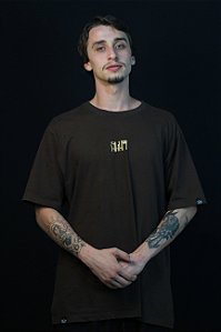 Camiseta Slum Basic - Marrom