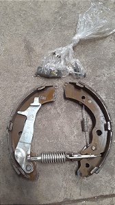 Conjunto Sapata com Mola do Freio Traseiro Esquerdo Suzuki Jimny 1.3 16V 2003 a 2015