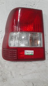 Lanterna Traseira Direita Mitsubishi Pajero TR4 2.0 16V — 2005