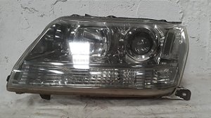 Farol Dianteiro Esquerdo Suzuki Grand Vitara 2.0 16v 2012 Detalhe ETA-3F23