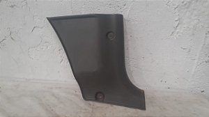 Acabamento da Coluna Pé Lado Direito Chevrolet Tracker GV2 2.0 — 2001 a 2008