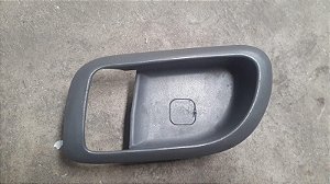 Moldura Maçaneta Interna Porta Dianteiro Direito Kia Carnival 3.5 24V 2012