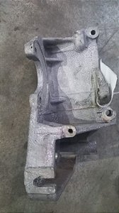 Suporte da Bomba da Direção Hidráulica Mitsubishi Pajero TR4 2.0 16V 2005