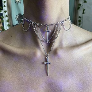 Colar Joana d'Arc Pingente de espada adaga