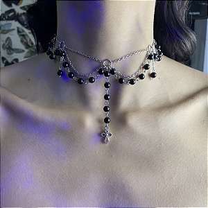 Colar Choker Gótico Aço Inox com Cruz e Miçangas Pretas