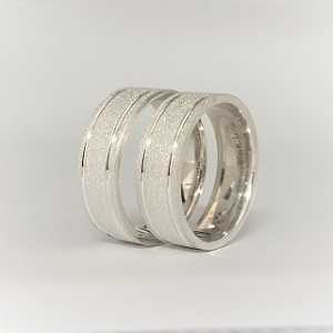 Par de aliança Prata reta  1 friso de cada lado prata 7mm  diamantada