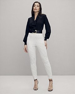 Calça Super Skinny Risca de Giz Cintura Alta