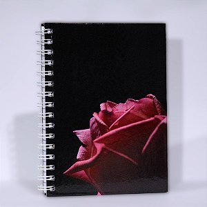 Caderno A5 |  Fotografia de uma Rosa com fundo preto | Espiral Metálica (Wire-ô) Branco