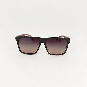 Chrome cinza com madeira escura