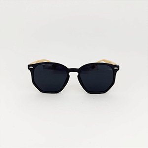 Magno preto com madeira clara