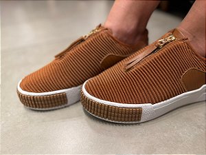 Tênis Tricô com Fecho Caramelo