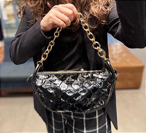 Bolsa Meia Lua Pirarucu Preto