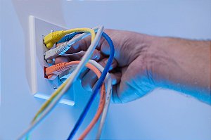 Instalar ponto de rede e cabeamento