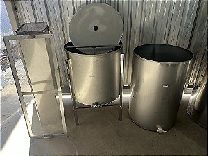 Centrífuga elétrica 32 quadros + mesa 35 quadros + decatador 400kg inox 304