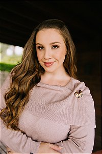 Blusa Com Gola e Broche Orgânico Silêncio