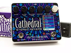Pedal ELECTRO HARMONIX CATHEDRAL - Deluxe Stereo Reverb acompanha fonte