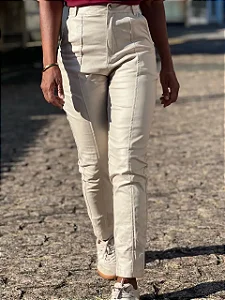 Calça Couro Fake Resinada