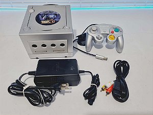 423- Console GameCube edição especial Pokémon XD com Qoob