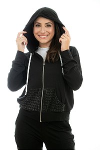 Jaqueta Canguru com Pedras no Bolso